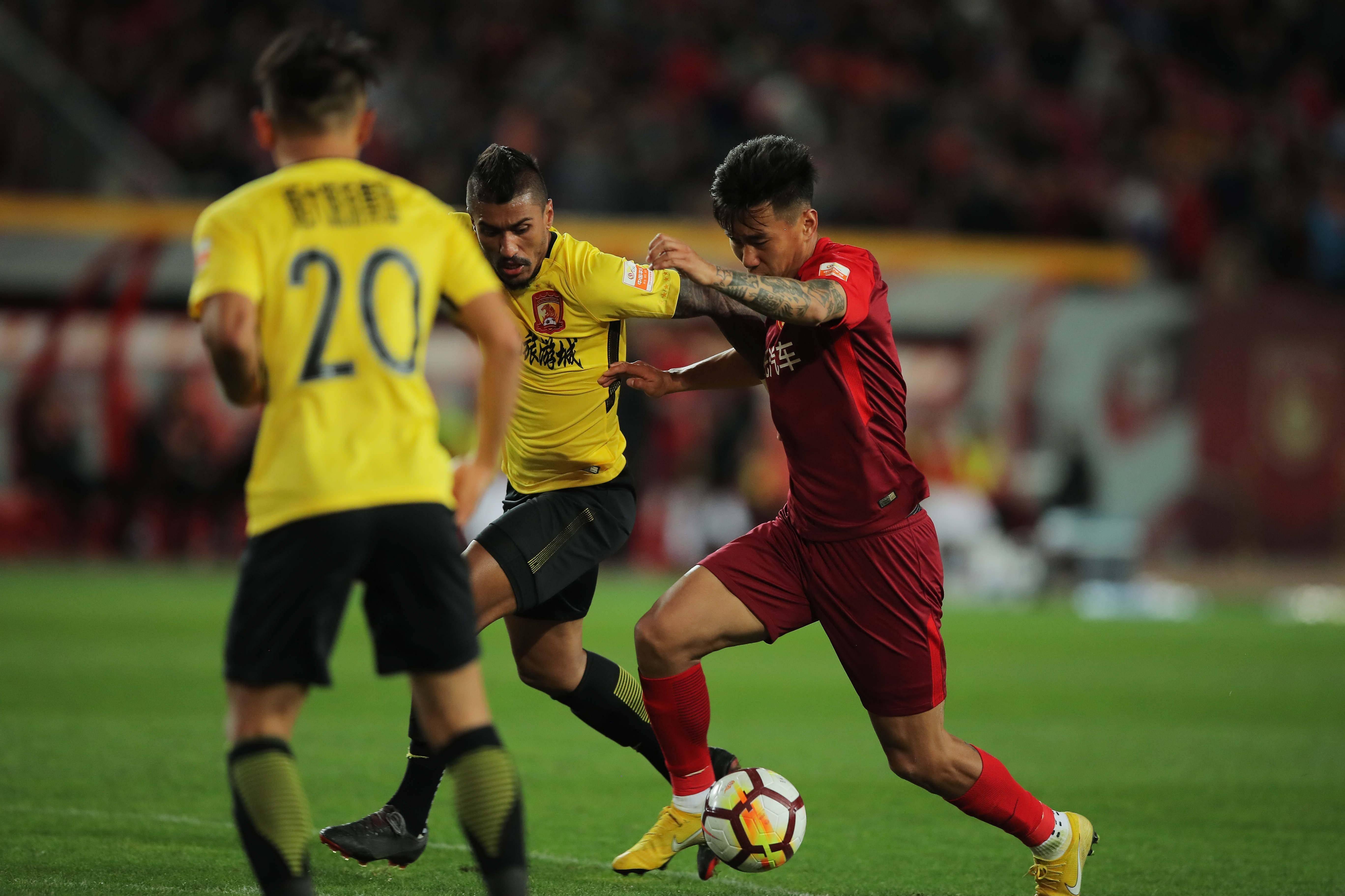 关于国际比赛日突围战来临,圣安东尼奥马刺围绕中超队长鼓劲,目标明确,心理建设被强调的信息 关于国际比赛日突围战来临,圣安东尼奥马刺围绕中超队长鼓劲,目标明确,心理建设被强调的信息