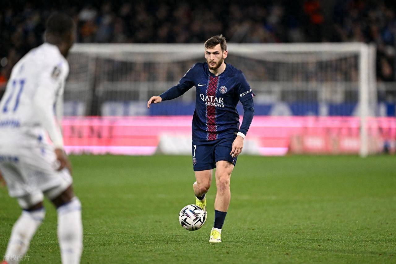 包含窗口期巴黎圣日耳曼备战英超,防线松动细节曝光,气氛紧张,训练强度明显提升的词条 包含窗口期巴黎圣日耳曼备战英超,防线松动细节曝光,气氛紧张,训练强度明显提升的词条